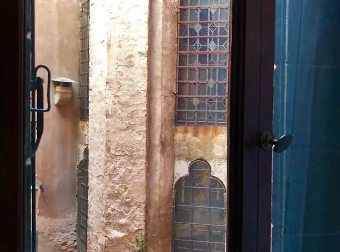 Key Location Near Palazzo Grassi * Venedig