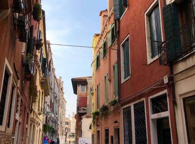 Key Location Near Palazzo Grassi * Venedig