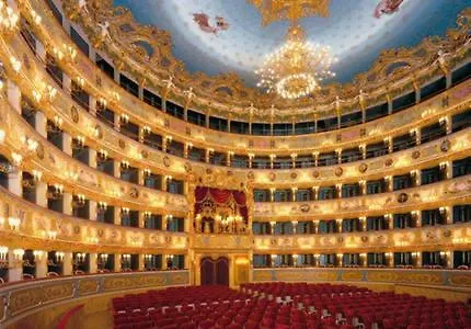 Key Location Near Palazzo Grassi * Venedig