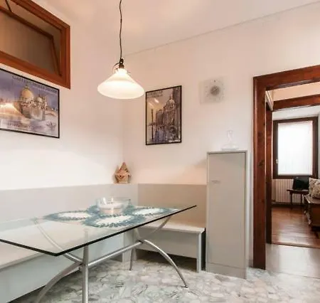 Casa vacanze Key Location Near Palazzo Grassi