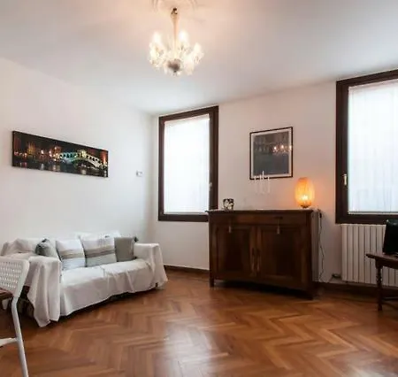 Key Location Near Palazzo Grassi Ferienhaus *