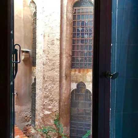 Key Location Near Palazzo Grassi * Venedig