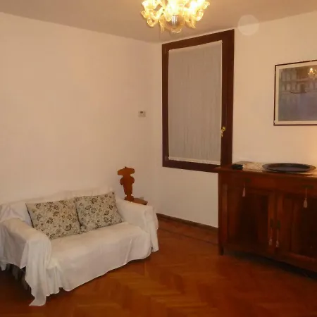 Key Location Near Palazzo Grassi Ferienhaus