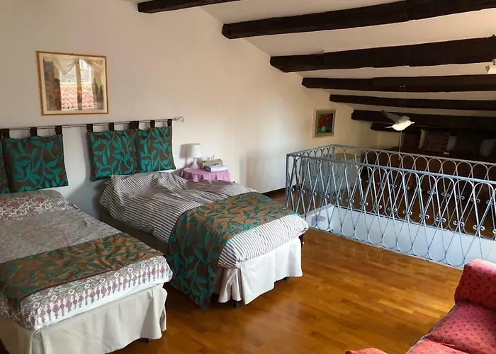 Key Location Near Palazzo Grassi Hébergement de vacances *