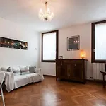 Key Location Near Palazzo Grassi بيت للعطل *